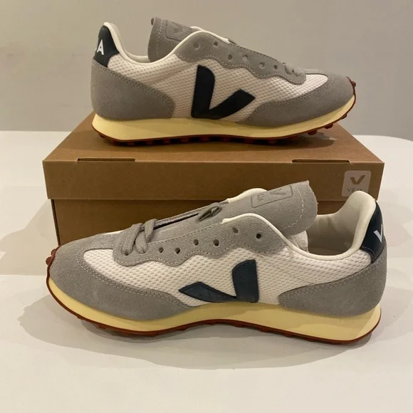 Veja Rio Branco Alveomesh Sneaker in Gravel/Nautico sz 38EU/7US New in Box - Picture 3 of 7